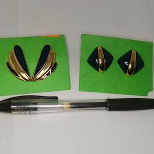 ✨️Vintage✨️ Trifari & Monet Earrings Black & Gold enamel